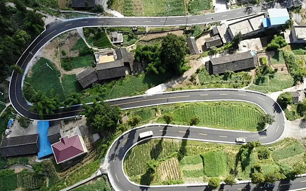 寶利一路黔行，助力“點亮”印江G352公路